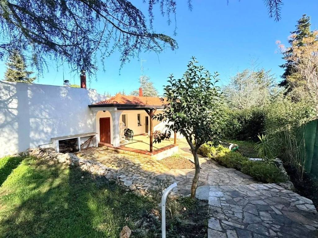 Villetta a schiera a Cassano delle murge in Contrada Fra Diavolo - Foto 3