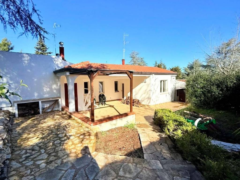 Villetta a schiera a Cassano delle murge in Contrada Fra Diavolo - Foto 4