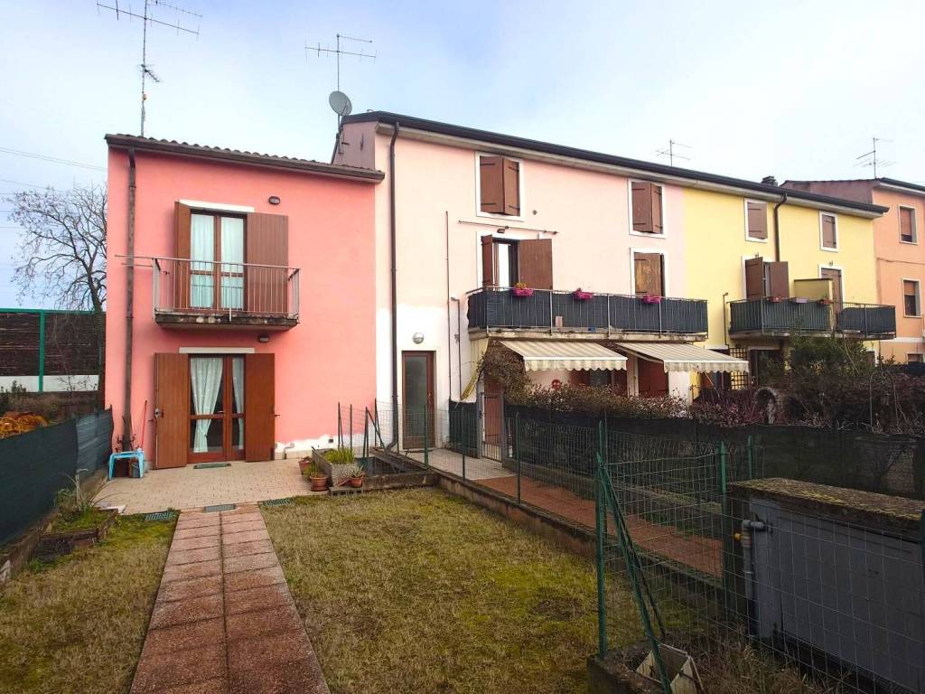 Casa indipendente a Verona in Strada della Genovesa - Foto 2