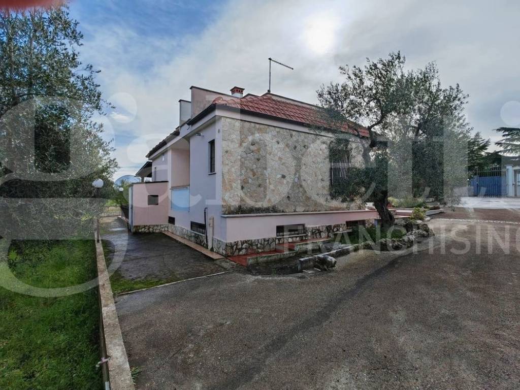 Villa a Trani in Via dei Gelsi - Foto 2