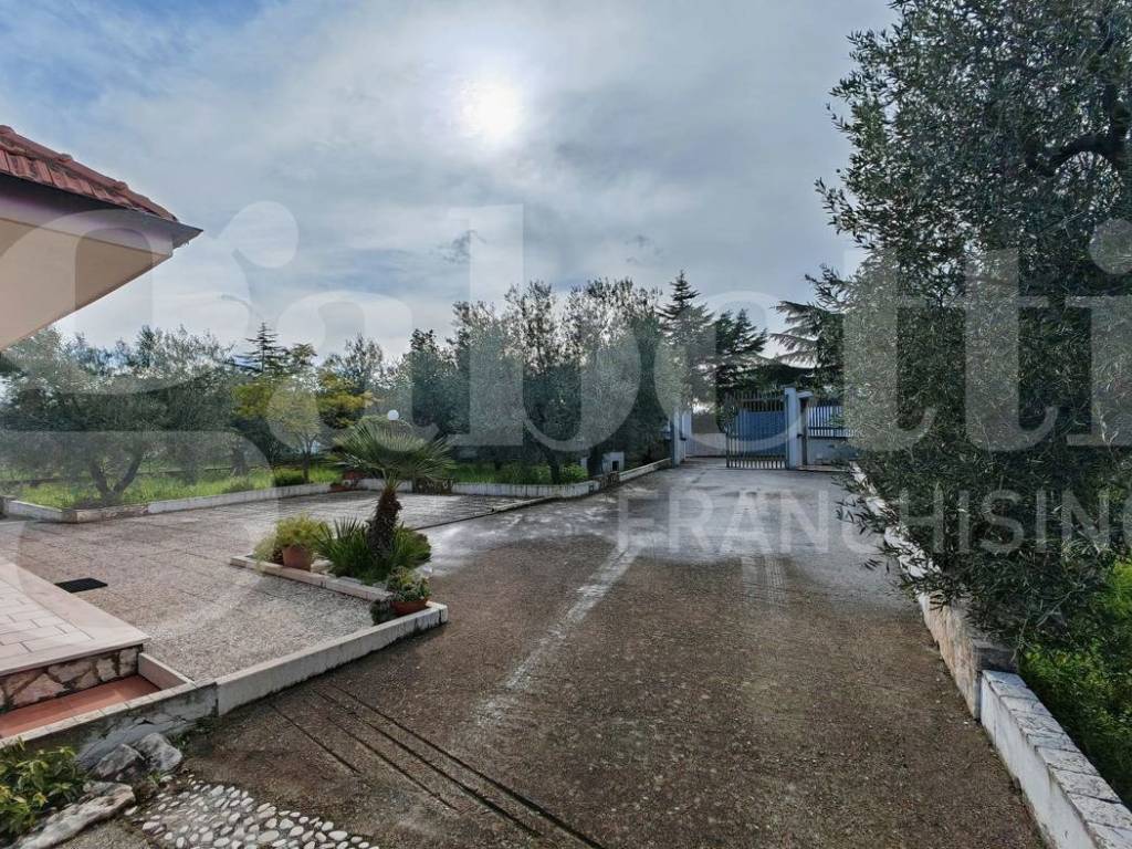 Villa a Trani in Via dei Gelsi - Foto 3