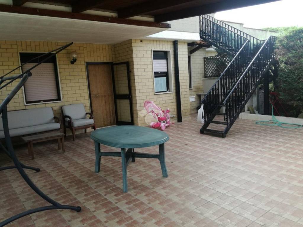 Villetta a schiera a Cassano delle murge in Zona frà Diavolo - Foto 2