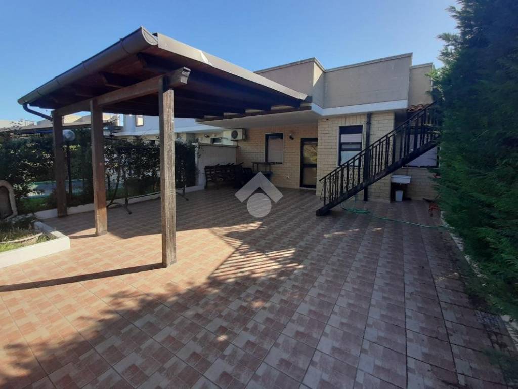 Villetta a schiera a Cassano delle murge in Zona frà Diavolo - Foto 5