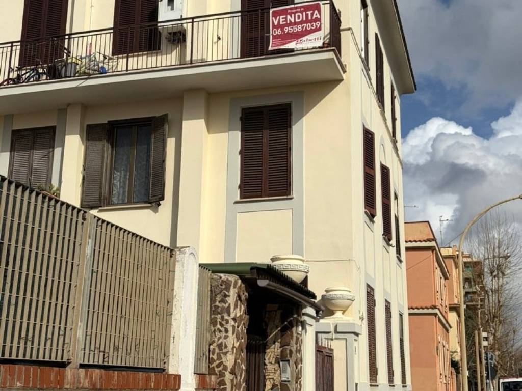 Appartamento a Ladispoli in VIA DUCA DEGLI ABRUZZI, 177 - Foto 3