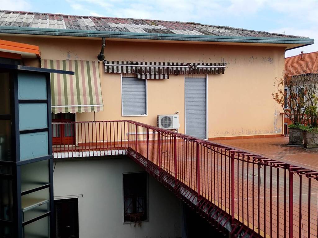 Casa indipendente a Busto arsizio in Via Pescara, 26 - Foto 2
