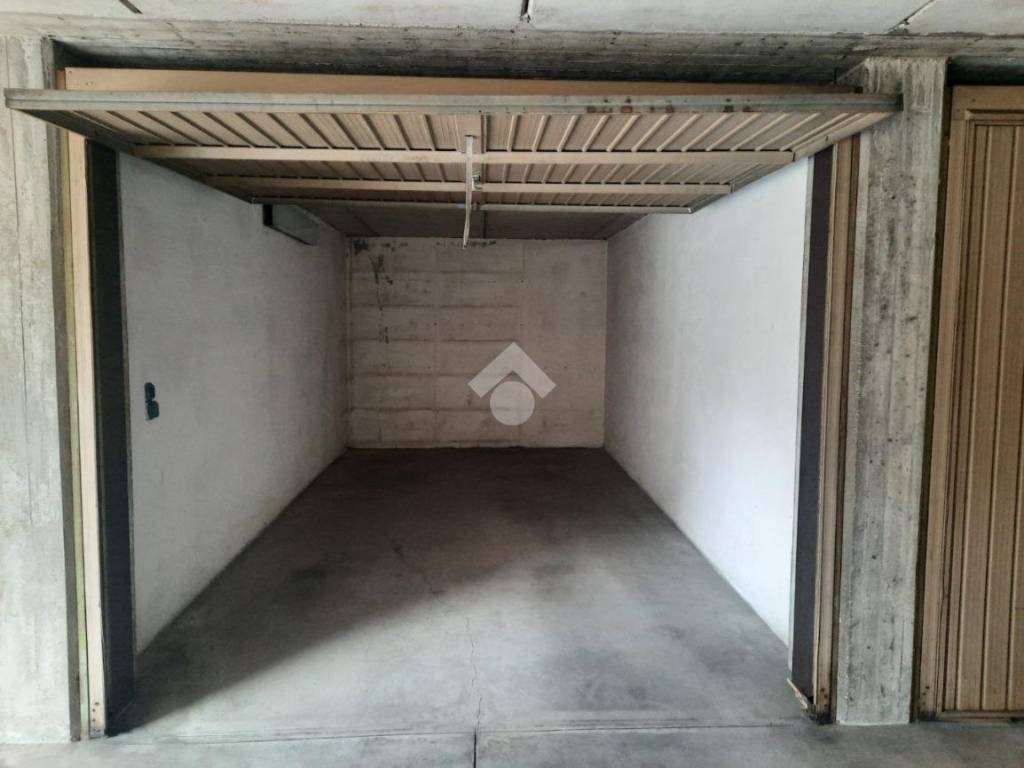 Box / garage a Verona in Via Oglio, 4 - Foto 4