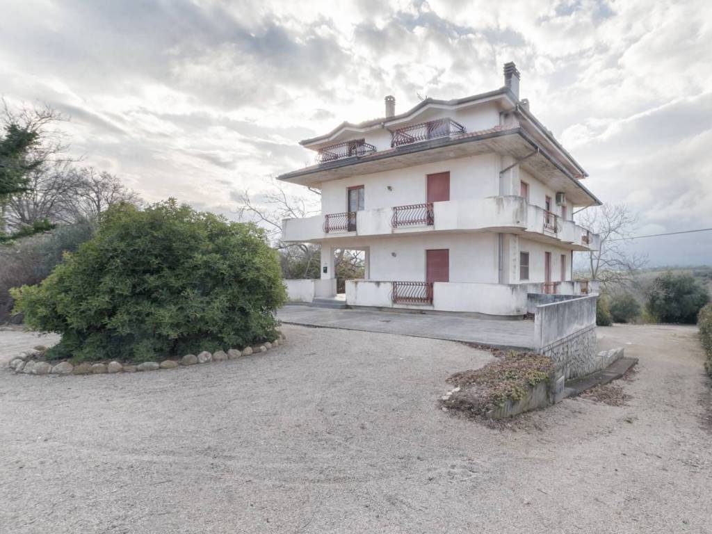 Casa indipendente a Pianella in VIA NORA, 110 - Foto 2