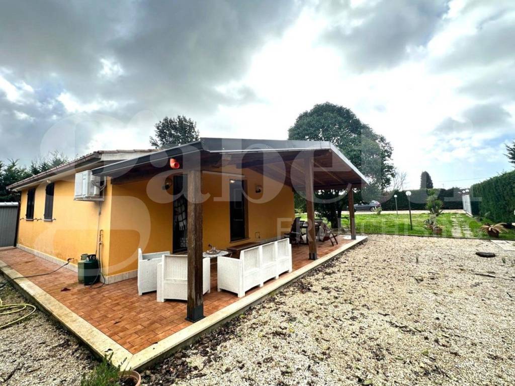 Villa a Latina in Strada Valmontorio, 341 - Foto 2