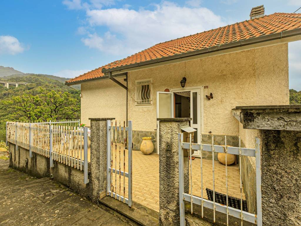 Villa a Deiva marina in Via Luigi Carneglia - Foto 3