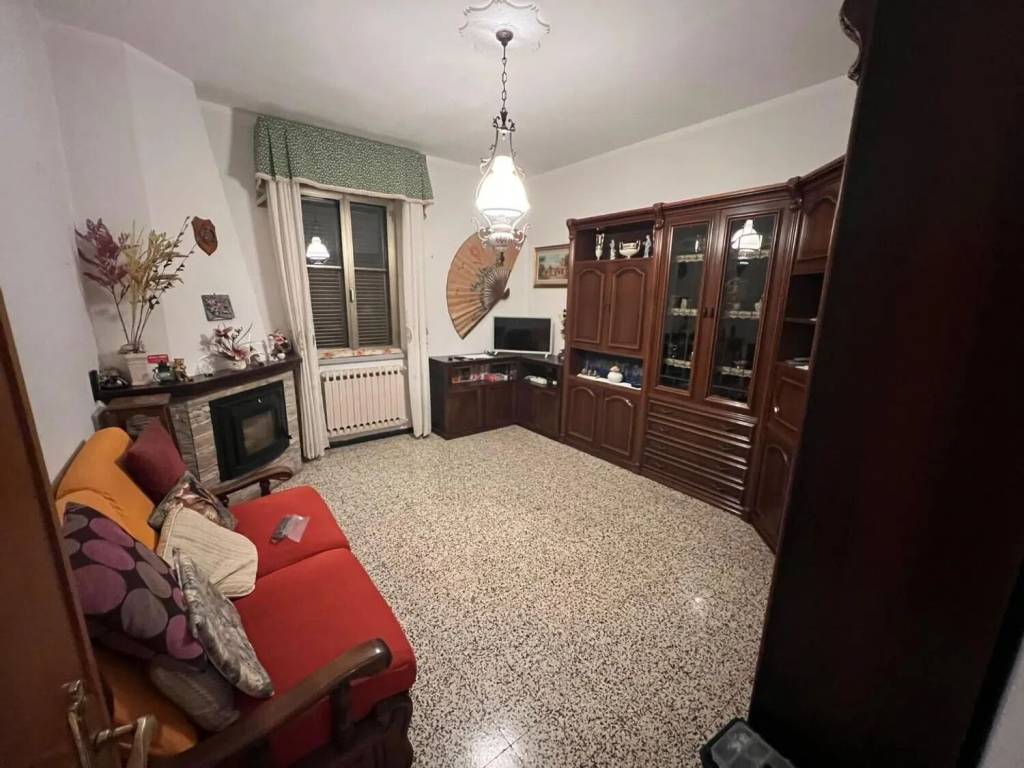 Appartamento a Cecina in Via Giosue Borsi - Foto 2