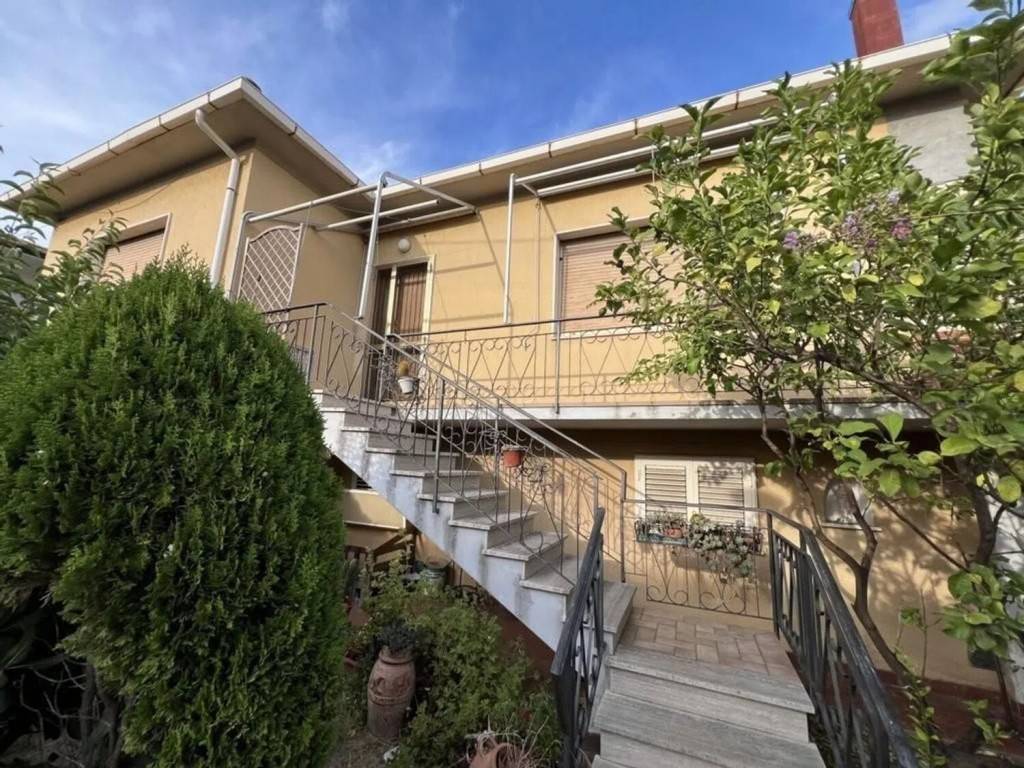Villa a Cecina in Via Pasubio - Foto 2