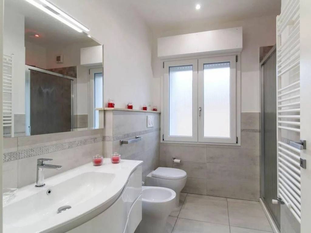 Appartamento a Cecina in Viale Della Repubblica - Foto 3