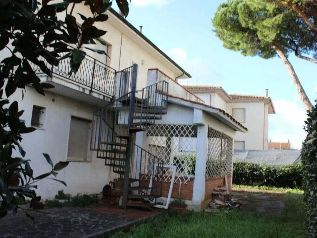 Villa a Cecina in Viale Guglielmo Marconi - Foto 5