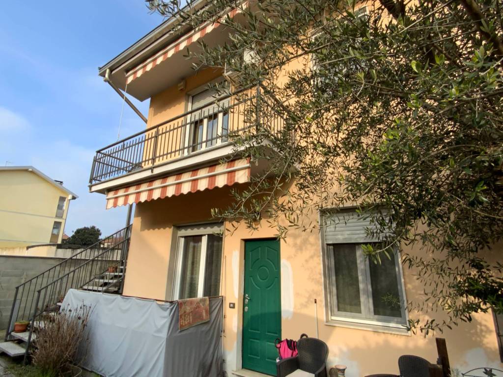 Appartamento a Canegrate in Via Firenze, 35 - Foto 2