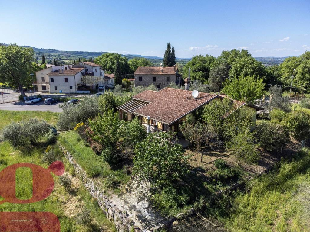 Villa a Fratta todina in Via della Barca, 44 - Foto 2