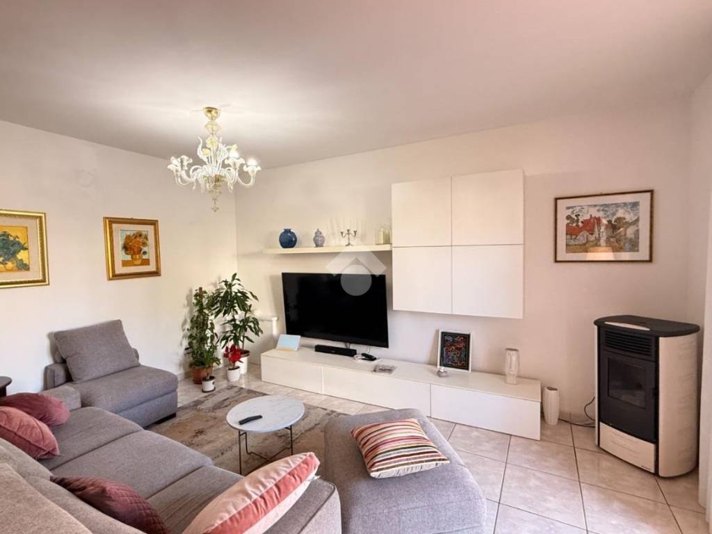 Villetta a schiera a Folignano in Via E. Quaresima, 6 - Foto 2