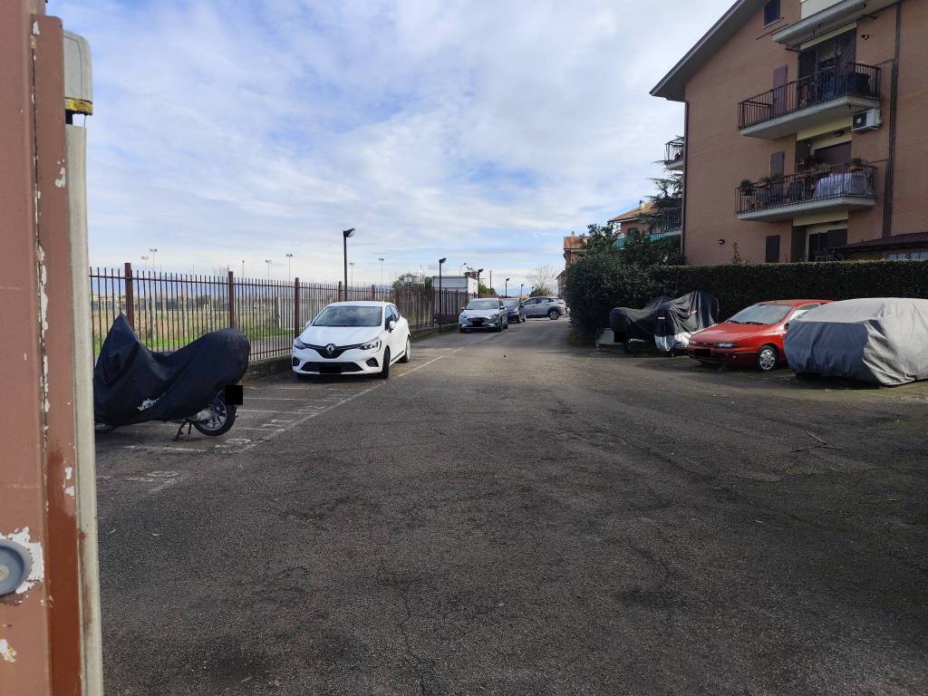 Box / garage a Monterotondo in Via Monte Grappa, 64 - Foto 2