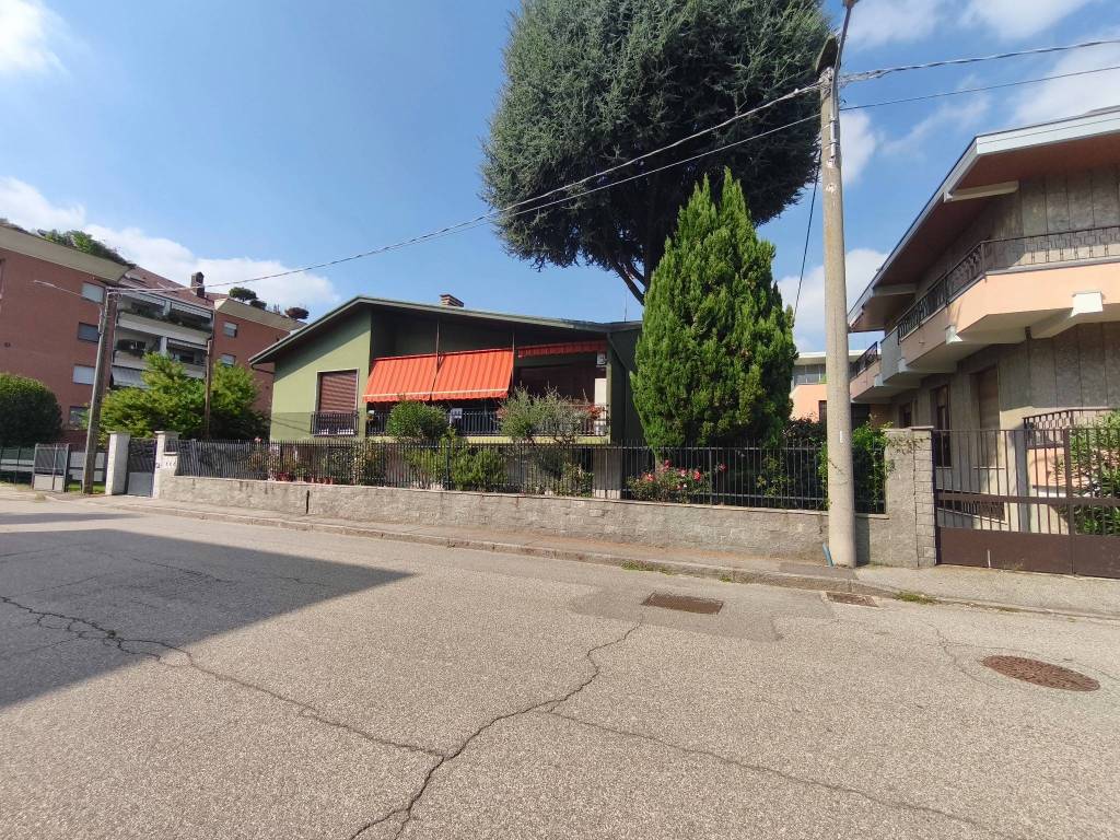 Villa a Busto arsizio in Via Busona, 14 - Foto 5