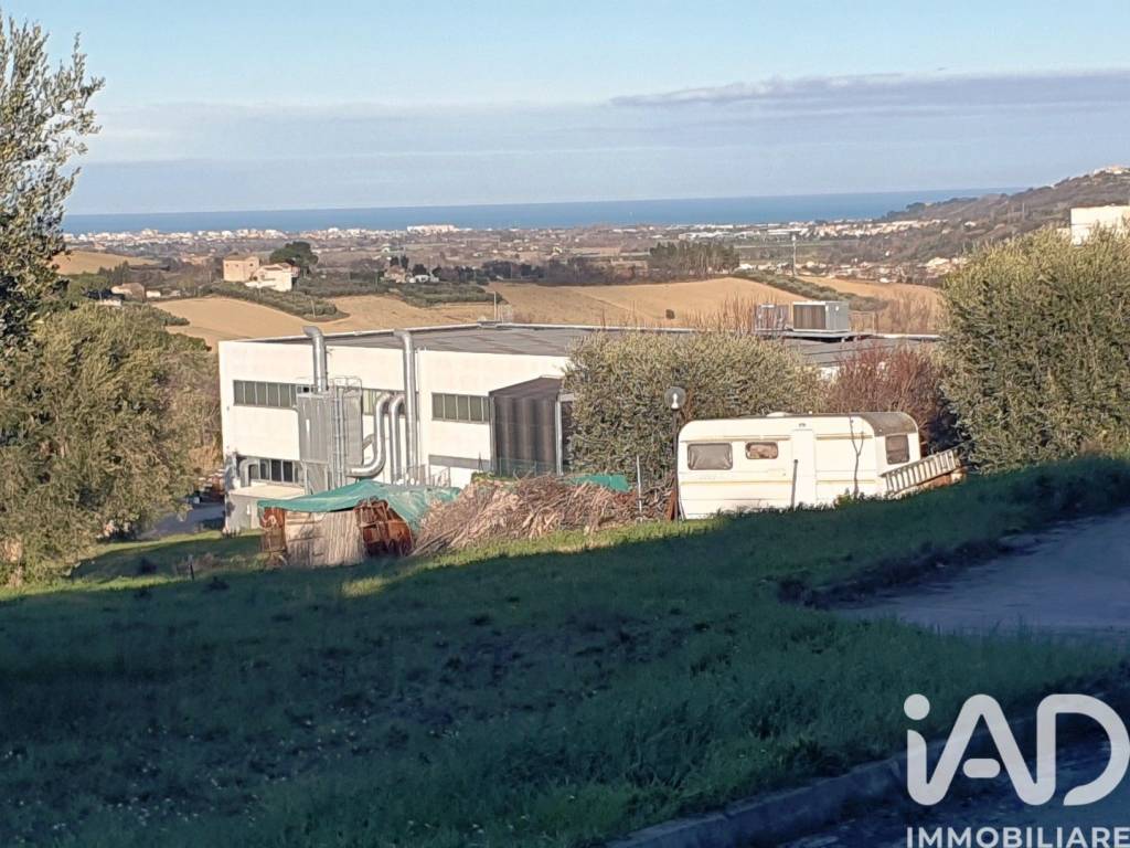 Terreno a Montegranaro in Via Elpidiense, 283 - Foto 2