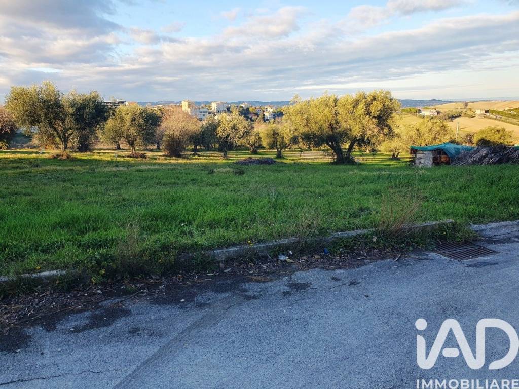 Terreno a Montegranaro in Via Elpidiense, 283 - Foto 3