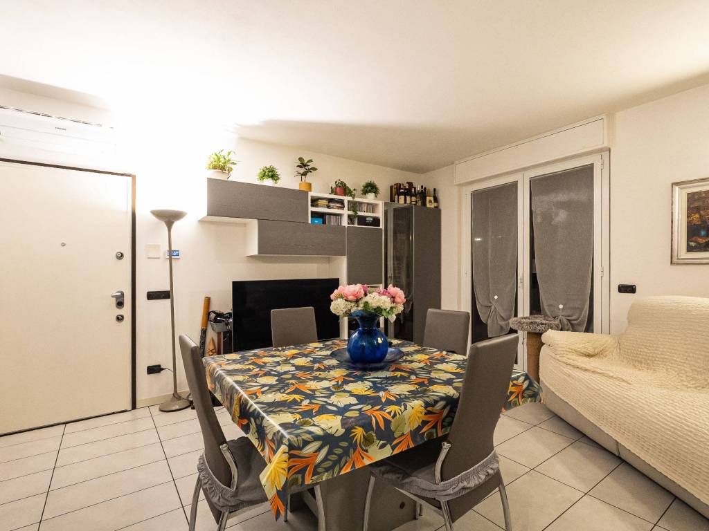 Appartamento a Cantù in Via Pinerolo - Foto 3