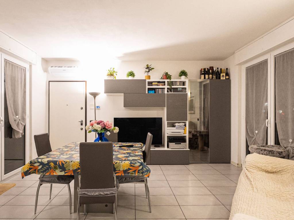 Appartamento a Cantù in Via Pinerolo - Foto 4