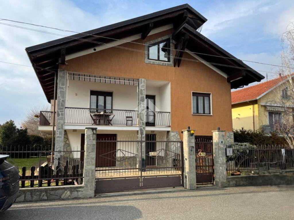 Villa a Rivalta di torino in Via Goldoni, 10 - Foto 2
