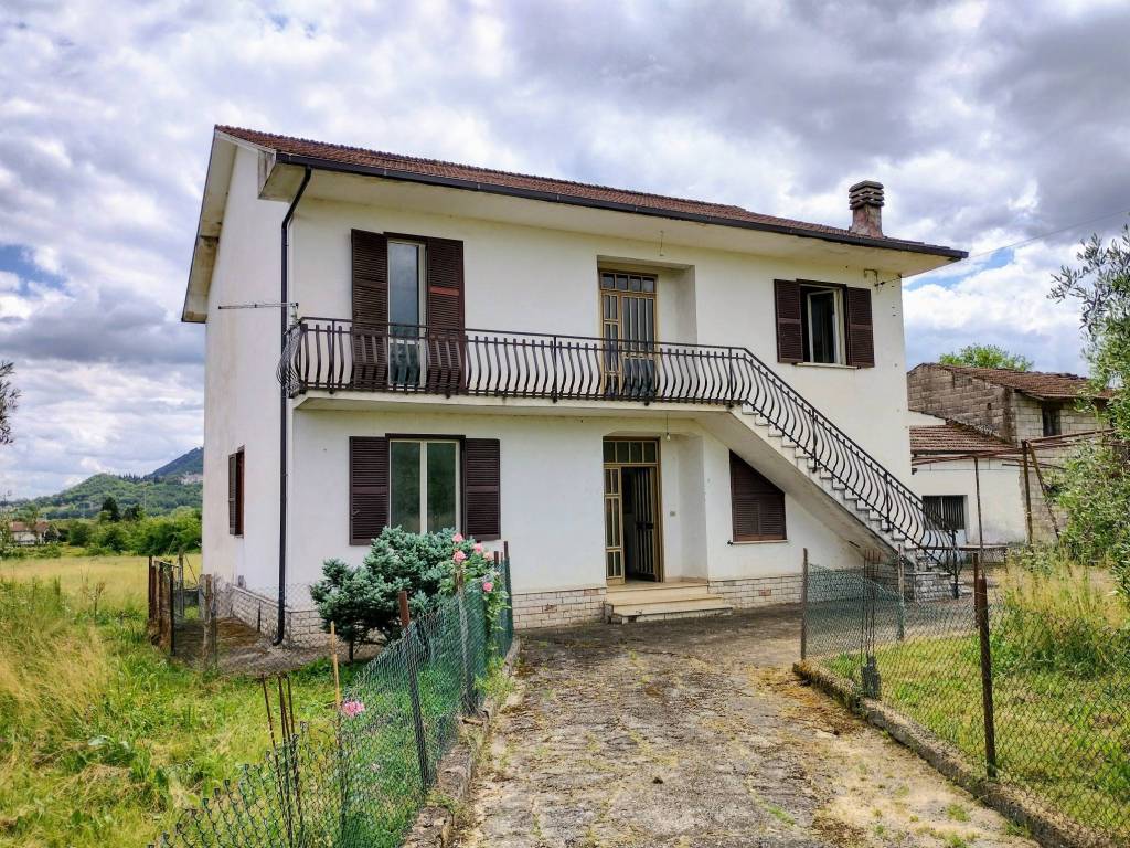 Villa a Ceprano in Via Colle Asparagi, 25 - Foto 2