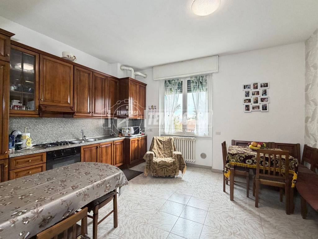 Appartamento a Merate in Via XXV Aprile 167 - Foto 2