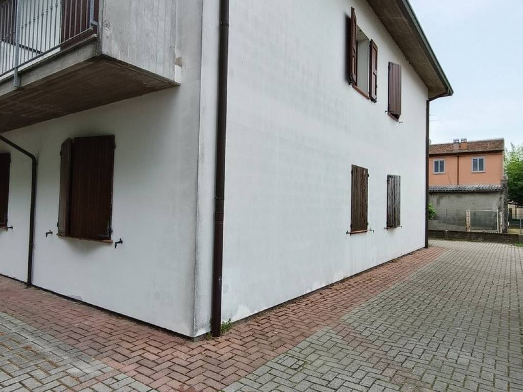 Appartamento a Massa lombarda in Via Imola, 35 - Foto 2