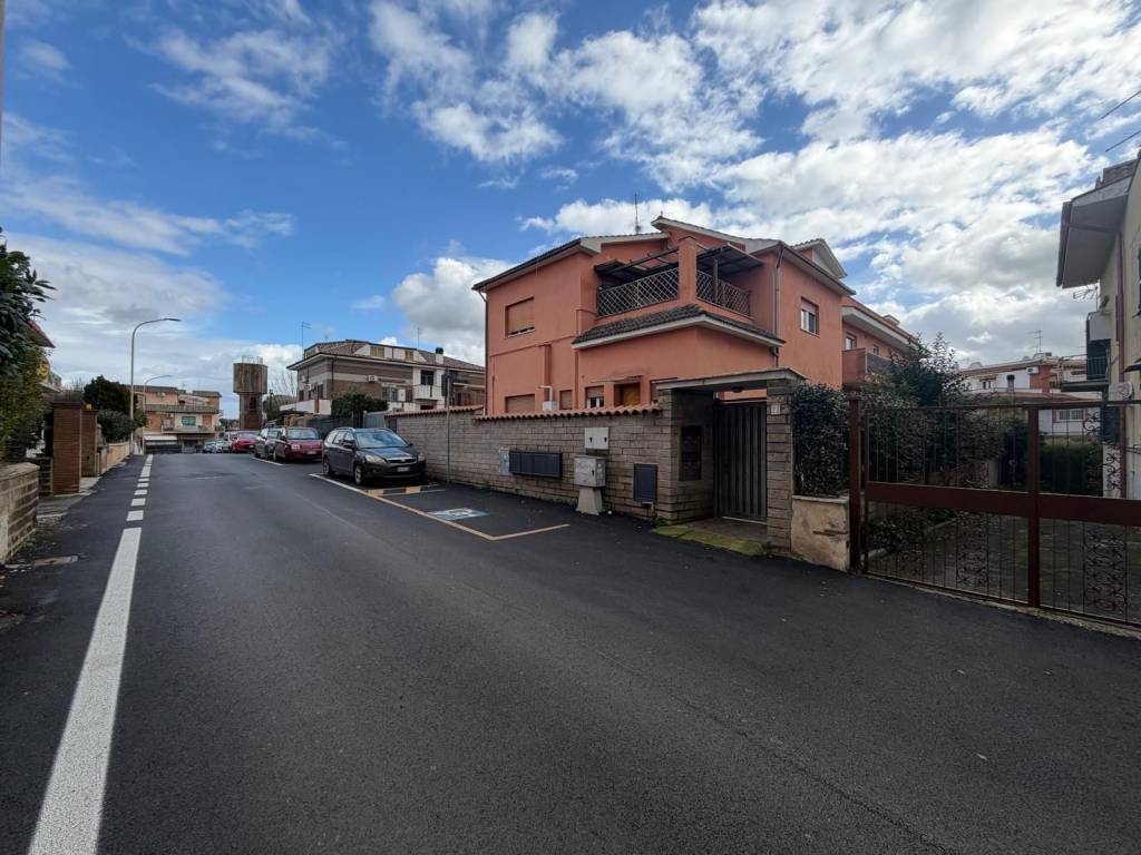 Appartamento a Marino in Via Tito Speri - Foto 2
