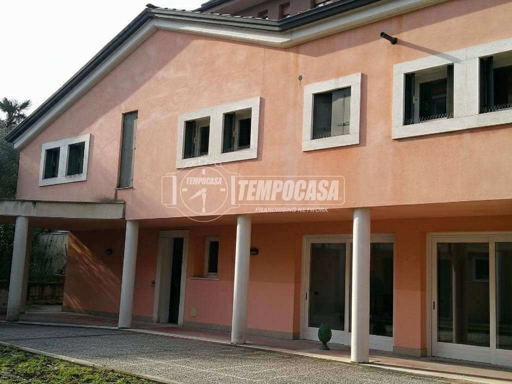 Appartamento a Vicenza in Viale Verona, 41 - Foto 3