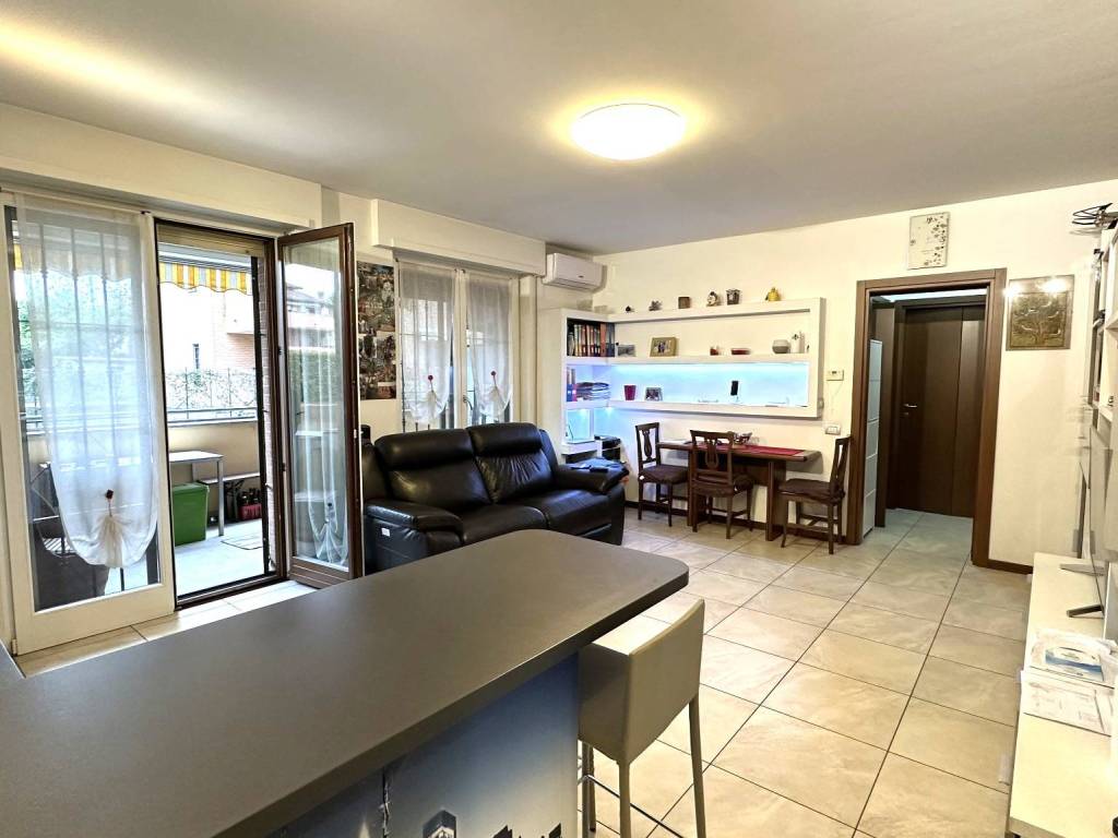 Appartamento a Saronno in Via Valtellina, 5 - Foto 2