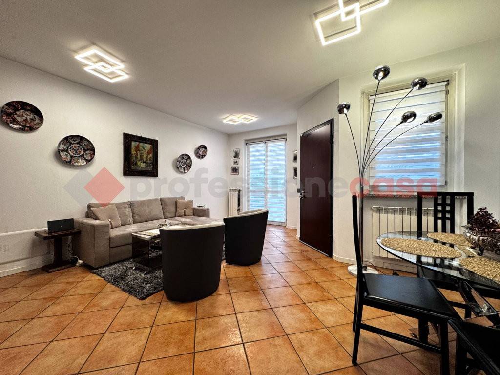 Villetta a schiera a Castelletto sopra ticino in Via I Maggio - Foto 5