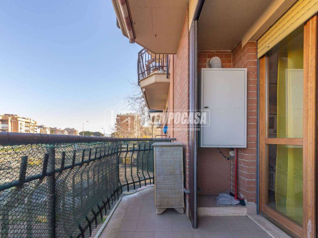 Appartamento a Pomezia in Via Fratelli Bandiera - Foto 2