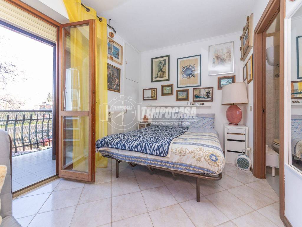 Appartamento a Pomezia in Via Fratelli Bandiera - Foto 5