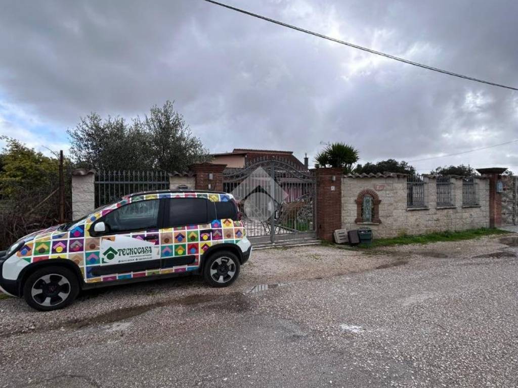 Villa a Aprilia in Via Giunone - Foto 3
