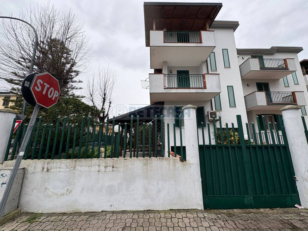 Villetta a schiera a Marcianise in Via Giovanni Falcone - Foto 2