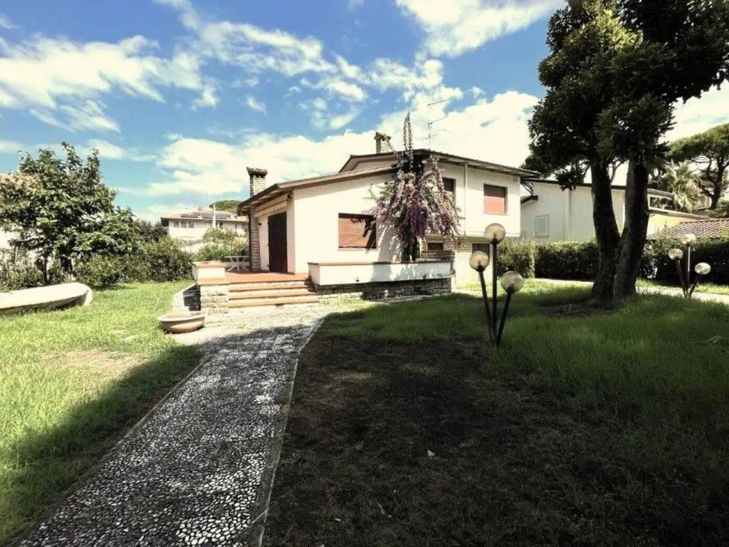 Villa a Pietrasanta in Via Firenze - Foto 3