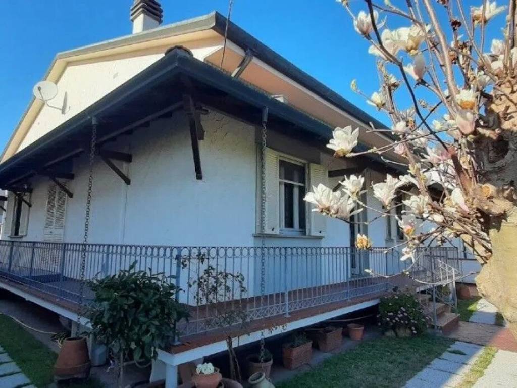 Villa a Camaiore in Via Brasile - Foto 2