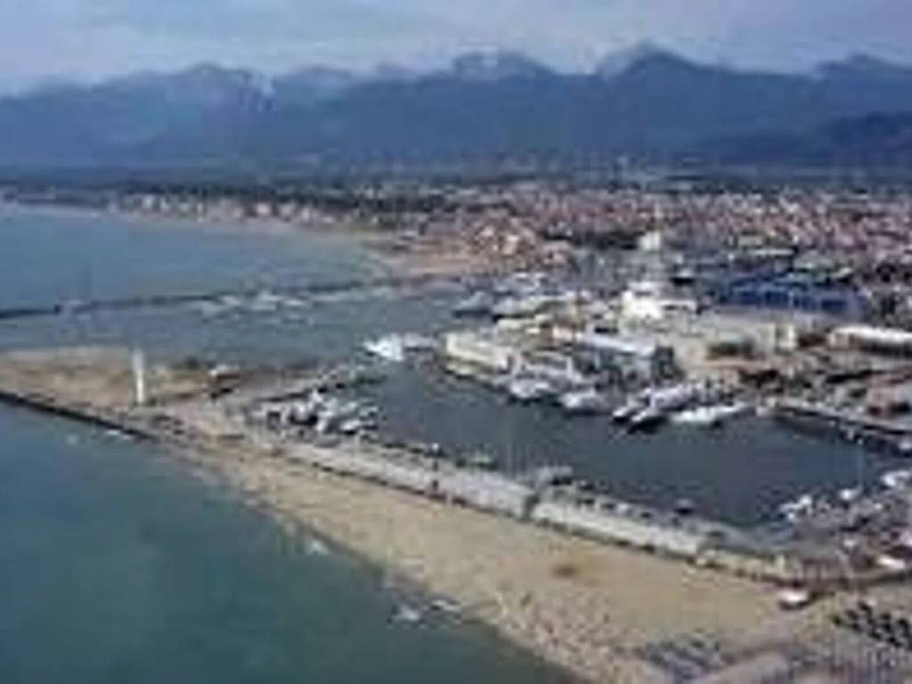 Appartamento a Viareggio in Piazza Massimo D'Azeglio - Foto 2