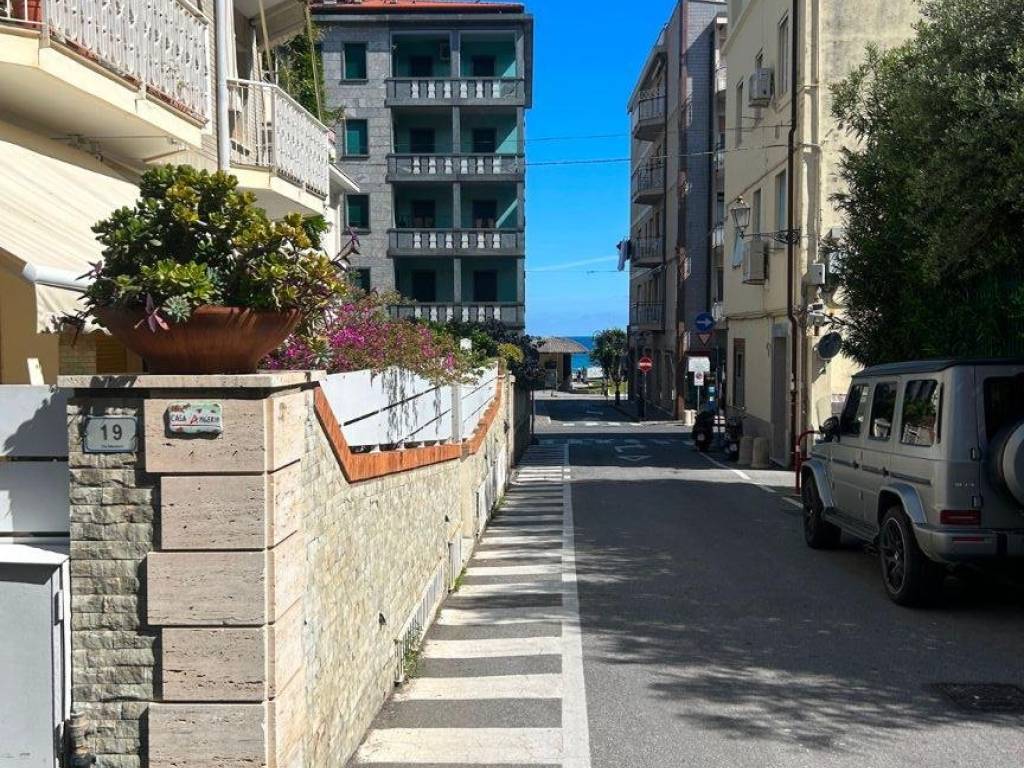 Appartamento a Alassio in Via Alessandro Manzoni - Foto 2