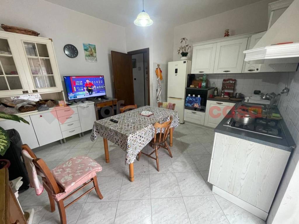 Appartamento a Mondragone in via palermo, 64 - Foto 4