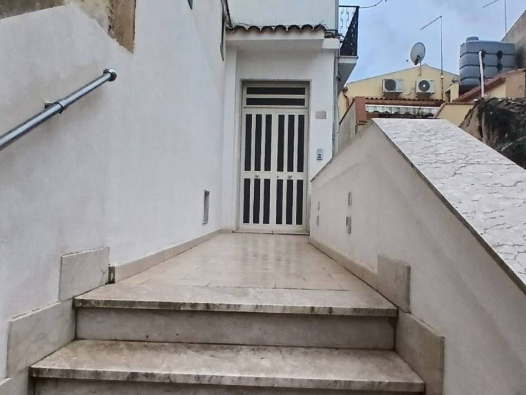 Appartamento a Modica in Corso Vittorio Emanuele, 109 - Foto 2