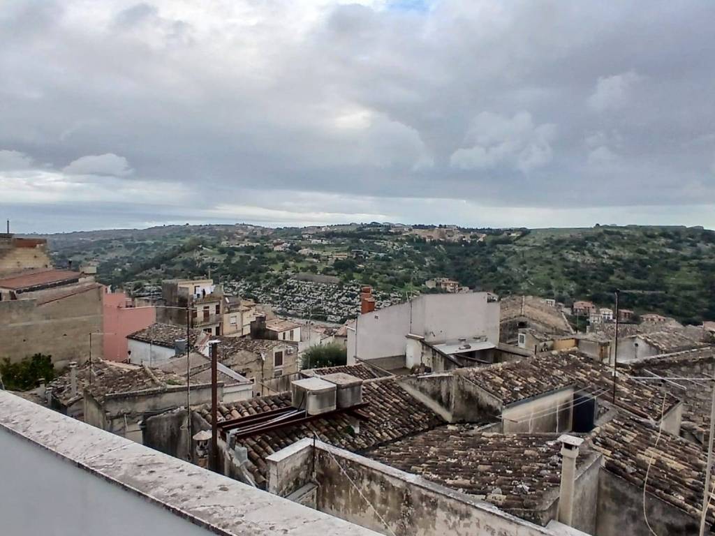 Appartamento a Modica in Corso Vittorio Emanuele, 109 - Foto 3