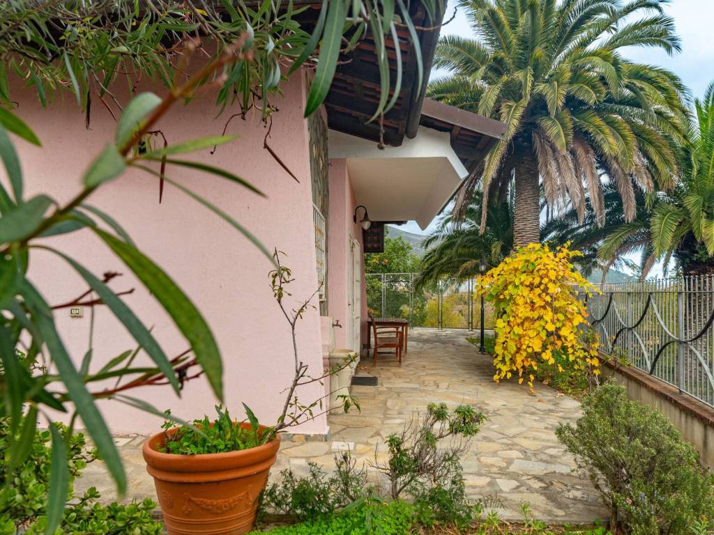 Villa a Ceriale in Via Eldorado, 29 - Foto 2