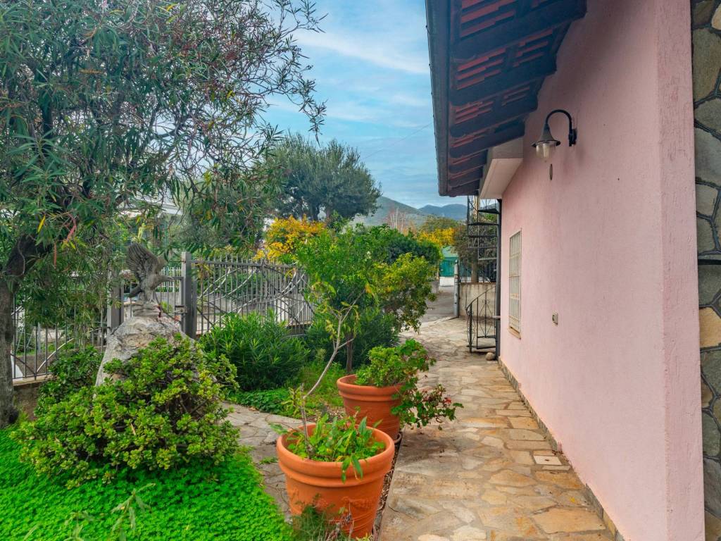 Villa a Ceriale in Via Eldorado, 29 - Foto 3