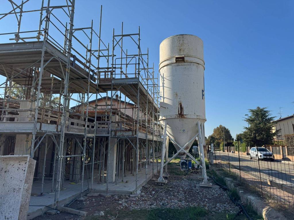 Villa a Castel maggiore in Via Luigi Longo - Foto 2