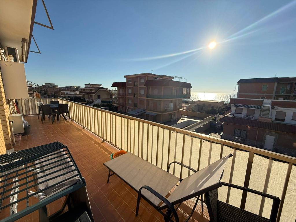 Appartamento a Pomezia in Via Svezia, 165 - Foto 2