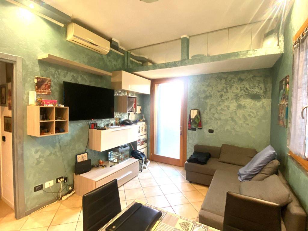 Appartamento a Cesano boscone in Via Pasubio, 7 - Foto 3